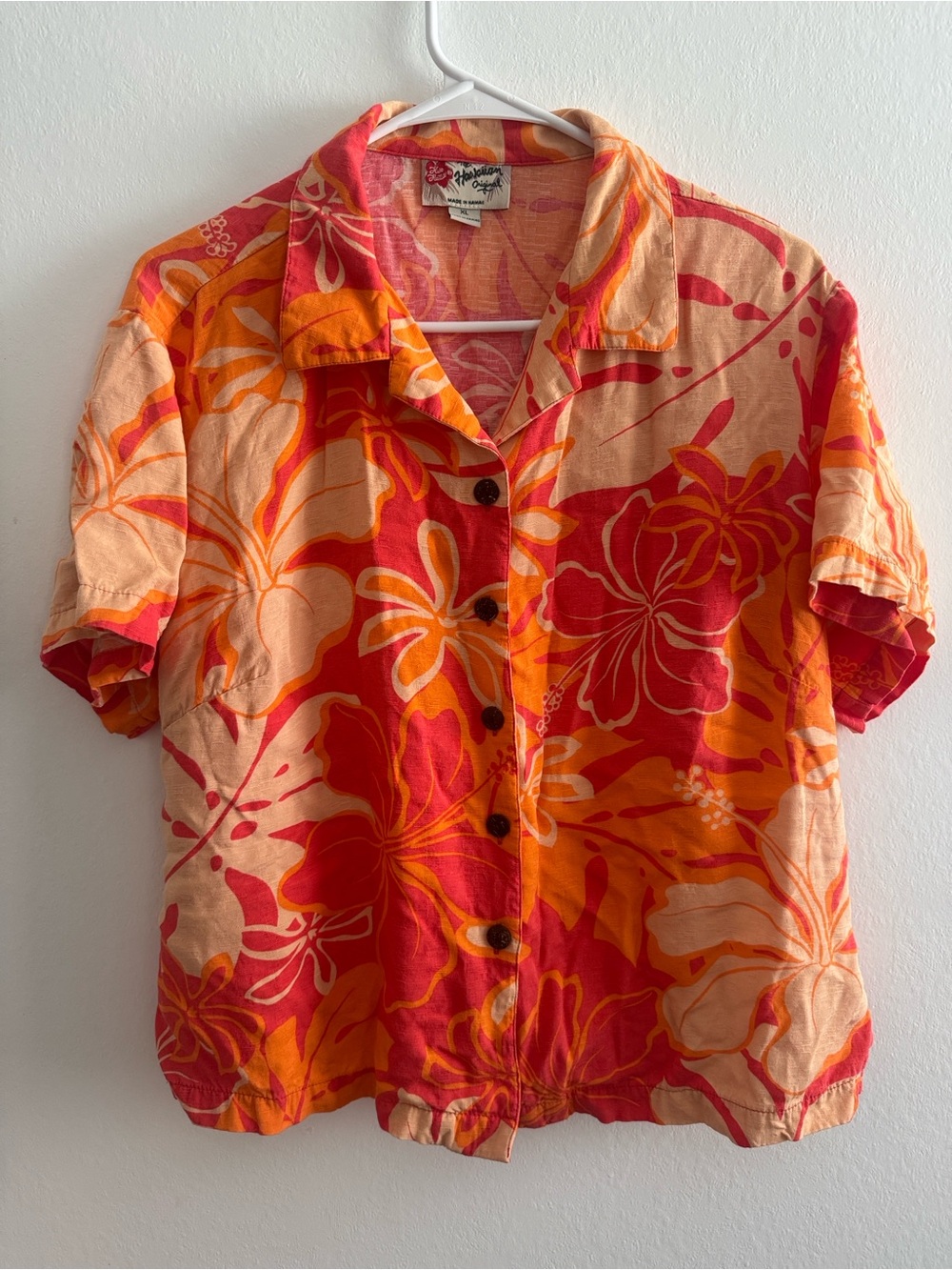 Hilo Hattie Short-Sleeve Tropical Button-Down in Red, Orange, Cream